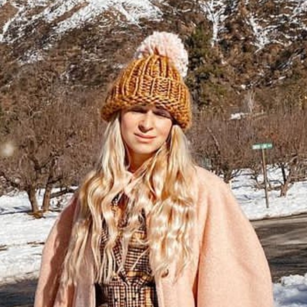 By Anthropologie Suri Pom Chunky Yarn Beanie Camel Tan Pink